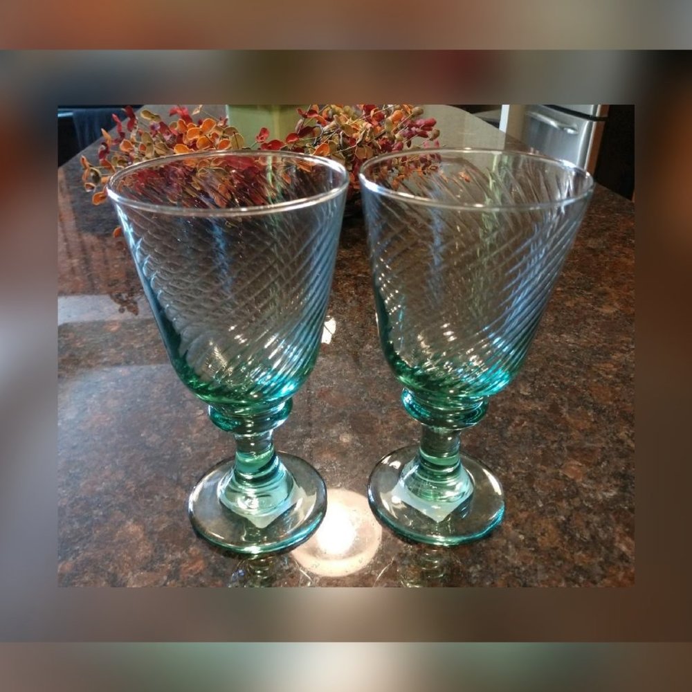 Libbey-NWT-Pair of Light Green Tinted Wine/Water Goblets-RARE!!!